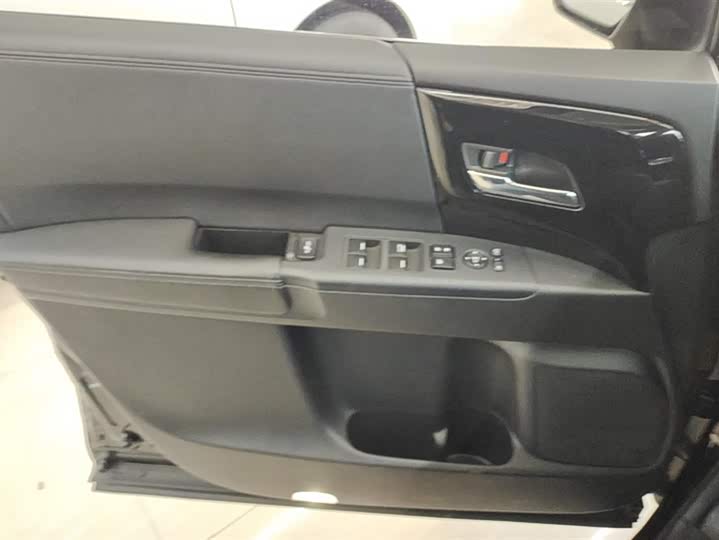 Фото 7 - Honda Elysion