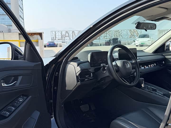 Фото 5 - Honda Inspire