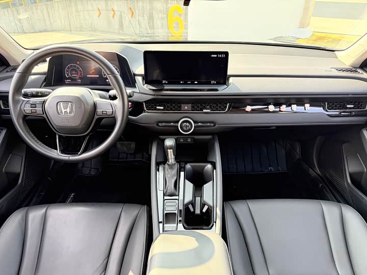 Фото 7 - Honda Inspire