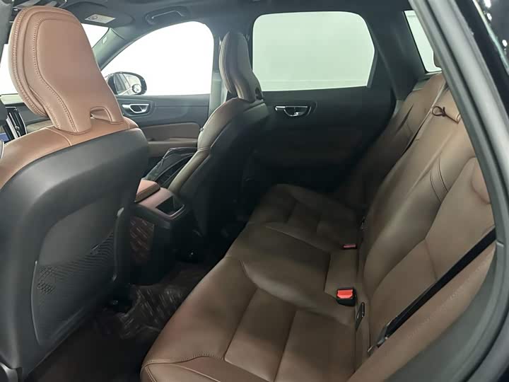 Фото 5 - Volvo XC60