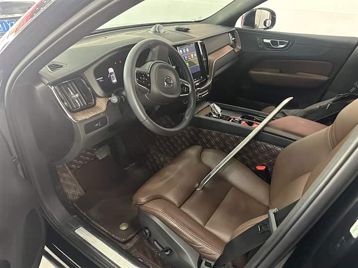 Фото 7 - Volvo XC60