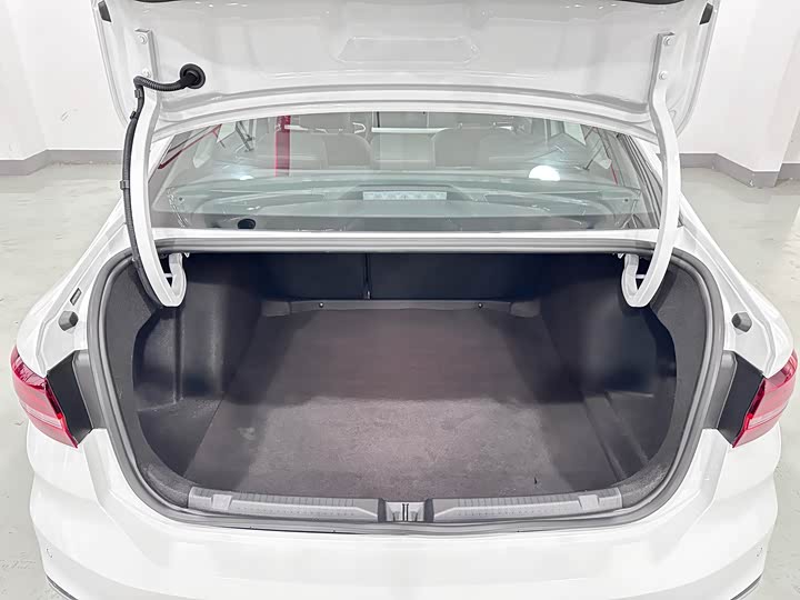 Фото 9 - Volkswagen Lavida