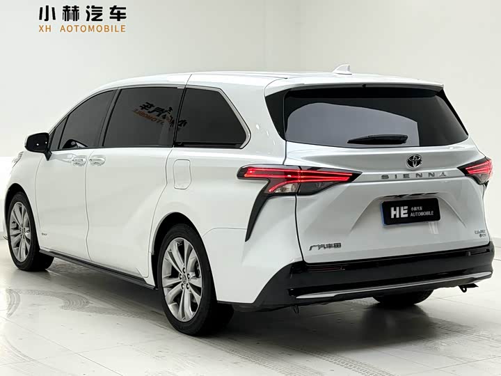 Фото 6 - Toyota Sienna