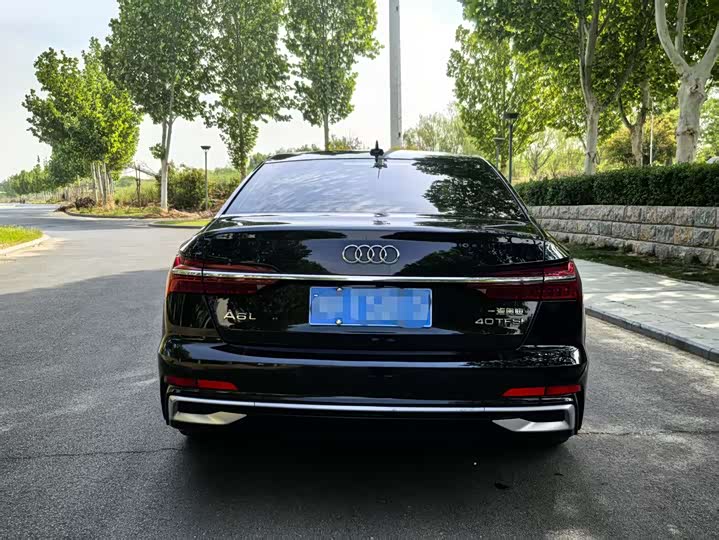 Фото 2 - Audi A6L