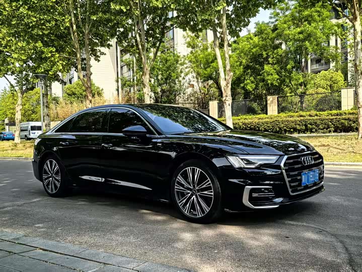 Фото 6 - Audi A6L