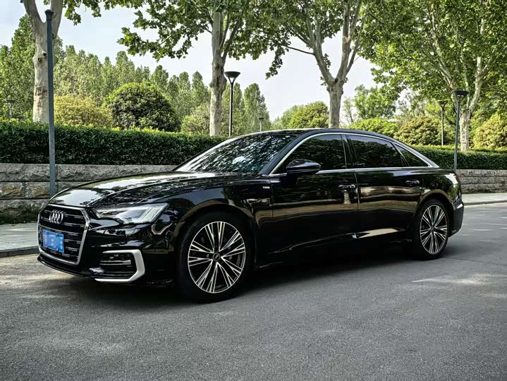 Фото 7 - Audi A6L