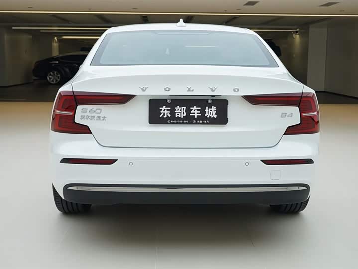 Фото 4 - Volvo S60