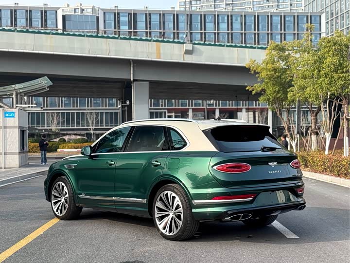 Фото 9 - Bentley Bentayga Hybrid