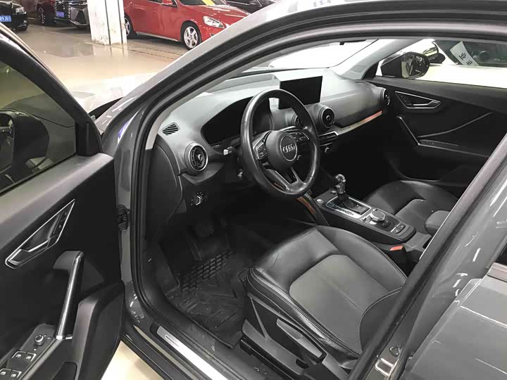 Фото 4 - Audi Q2L e-tron