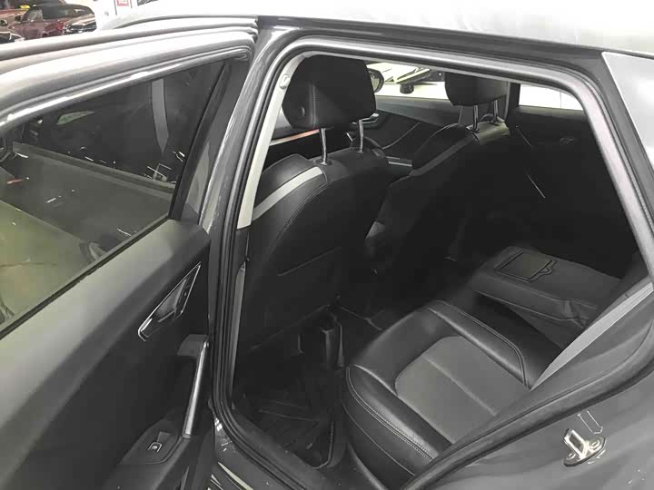 Фото 5 - Audi Q2L e-tron