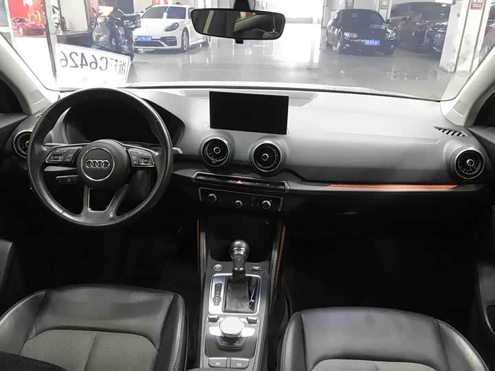 Фото 6 - Audi Q2L e-tron