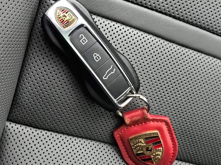 Фото 8 - Porsche Cayenne