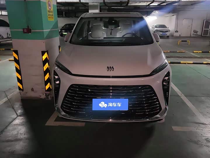 Фото 2 - Buick GL8 ES