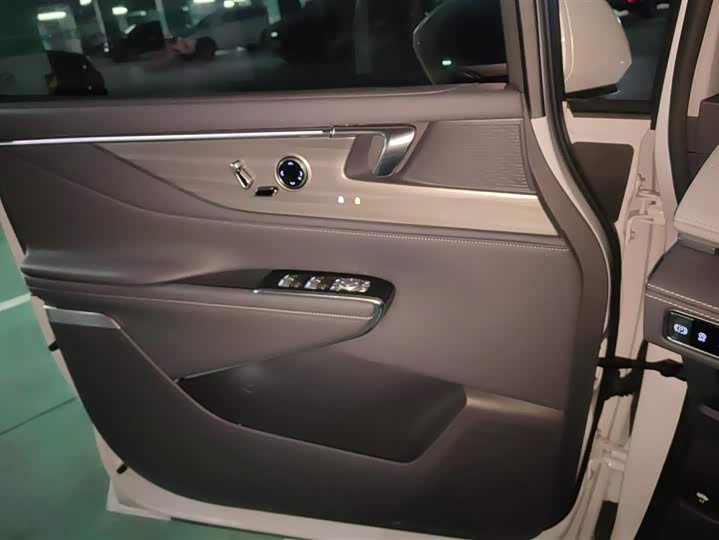 Фото 7 - Buick GL8 ES