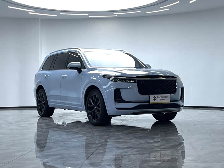 Фото 2 - LiXiang One