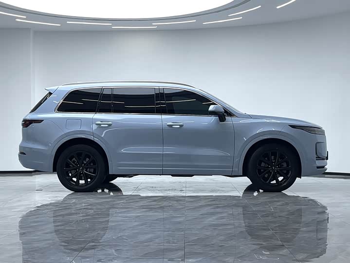 Фото 6 - LiXiang One