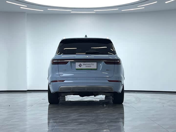 Фото 8 - LiXiang One