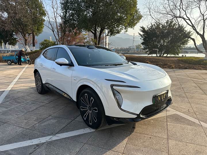 Фото 3 - Avatr 07