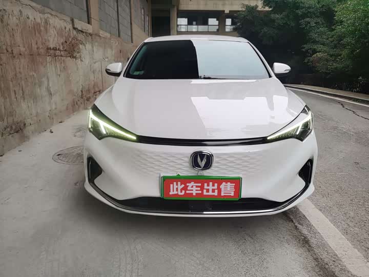 Фото 2 - Changan Eado EV