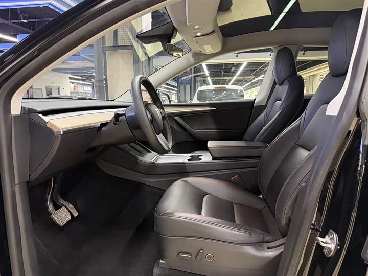 Фото 2 - Tesla Model Y