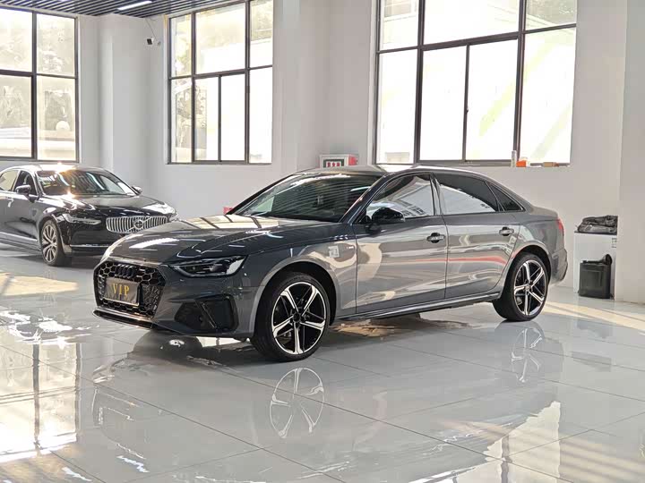 Фото 1 - Audi A4L