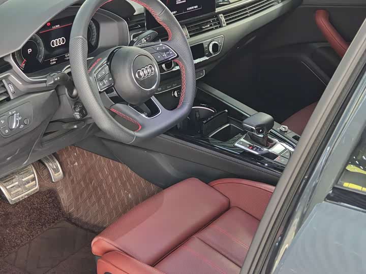 Фото 3 - Audi A4L