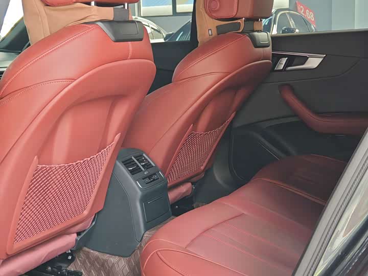 Фото 5 - Audi A4L