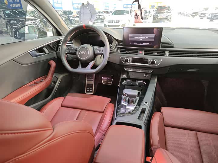 Фото 6 - Audi A4L