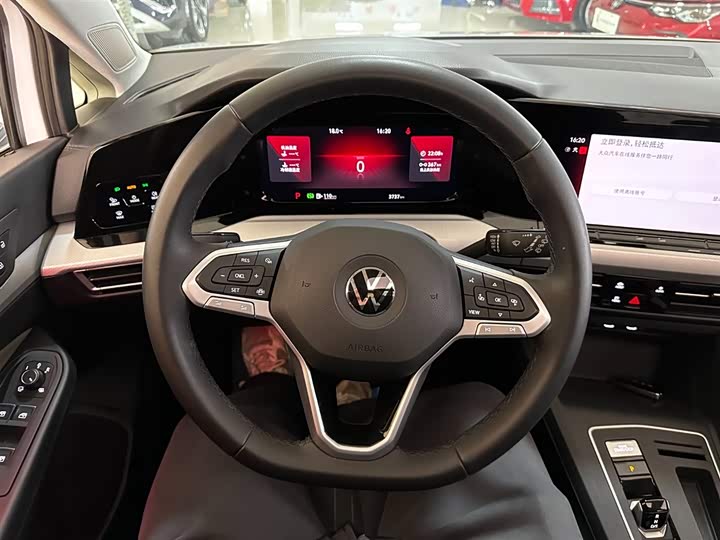 Фото 8 - Volkswagen Golf