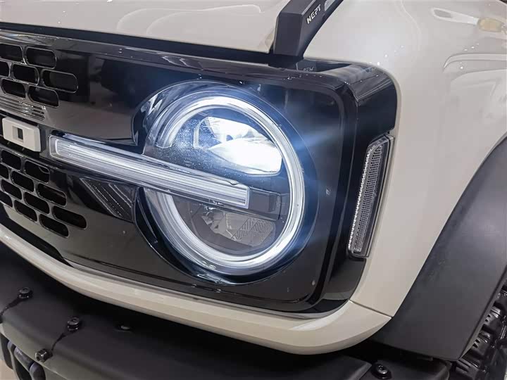 Фото 4 - Ford Bronco