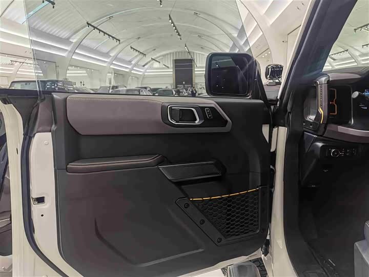 Фото 6 - Ford Bronco