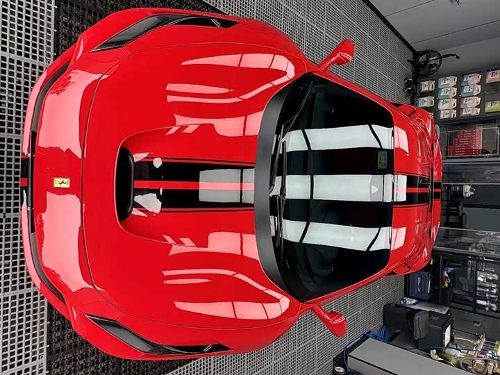 Фото 3 - Ferrari F8