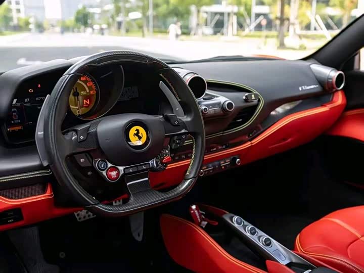 Фото 5 - Ferrari F8