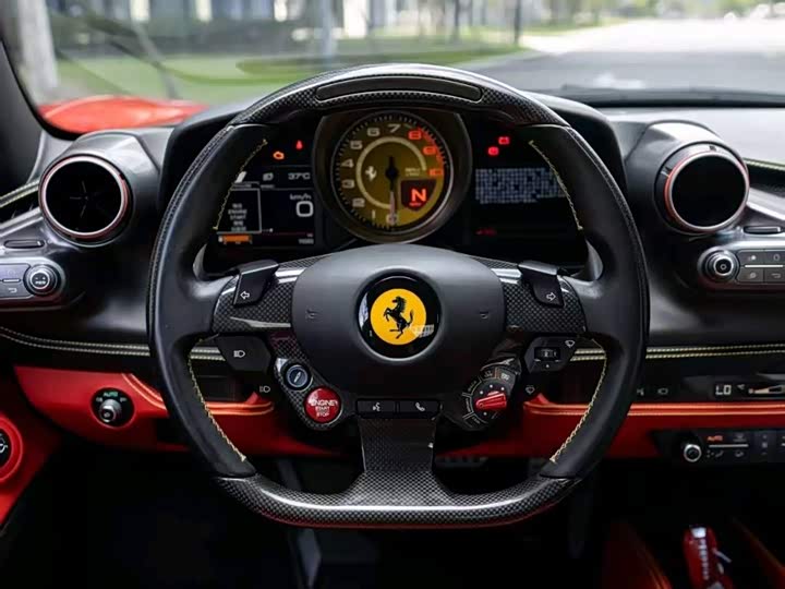 Фото 6 - Ferrari F8