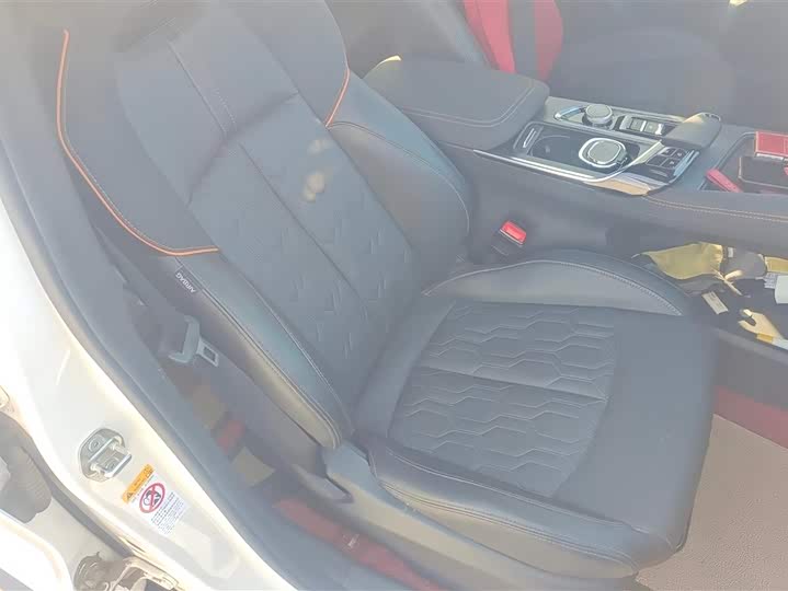 Фото 8 - Changan UNI-T