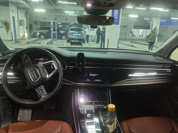 Фото 5 - Audi Q7