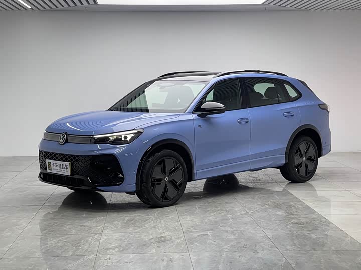 Фото 1 - Volkswagen Tiguan L Pro