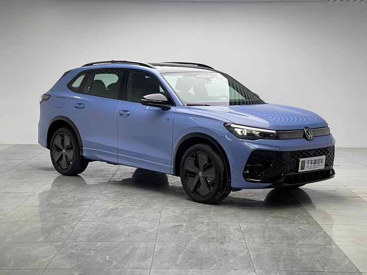 Фото 3 - Volkswagen Tiguan L Pro