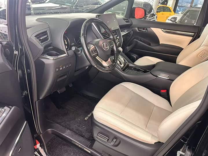 Фото 6 - Lexus LM