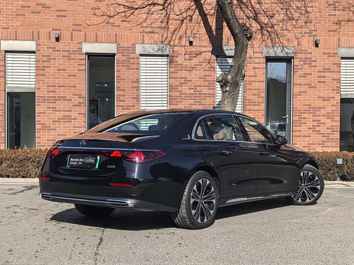 Фото 5 - Mercedes-Benz E-Class Hybrid