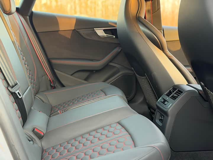 Фото 9 - Audi RS 5