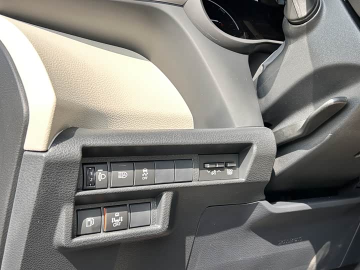 Фото 7 - Toyota Sienna