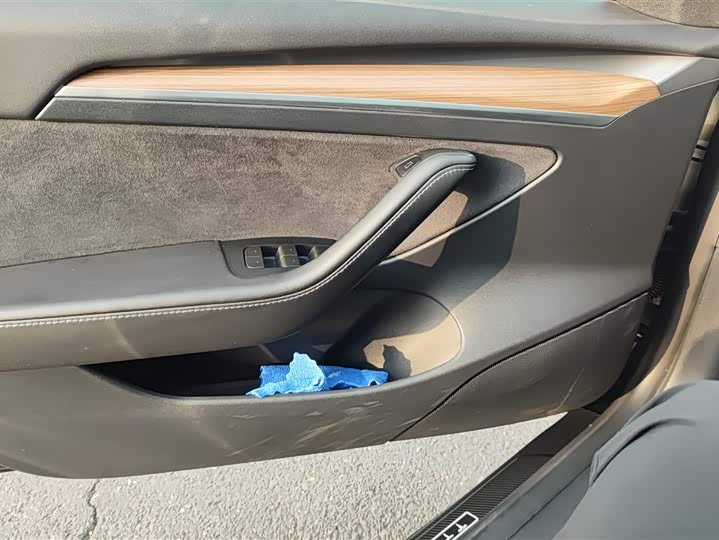 Фото 7 - Tesla Model 3