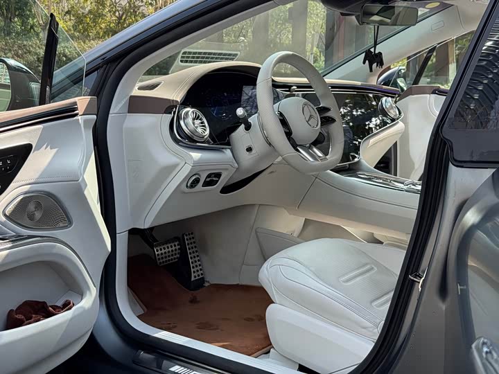 Фото 4 - Mercedes-Benz EQS AMG