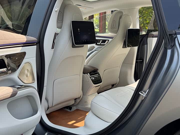 Фото 8 - Mercedes-Benz EQS AMG