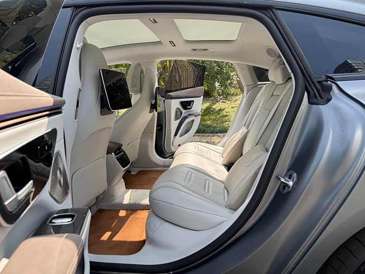 Фото 9 - Mercedes-Benz EQS AMG