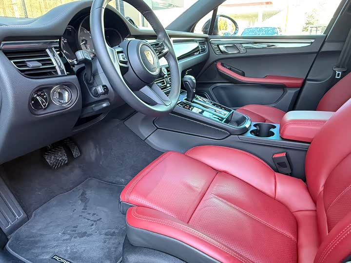 Photo 6 - Porsche Macan