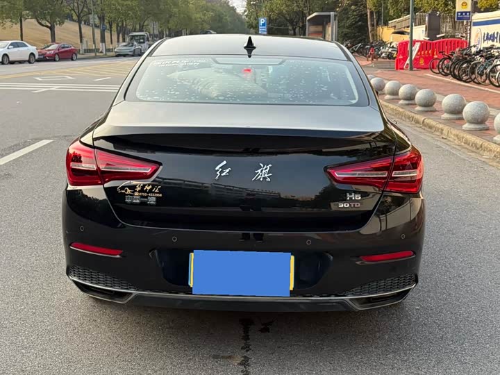 Фото 5 - Hongqi H5