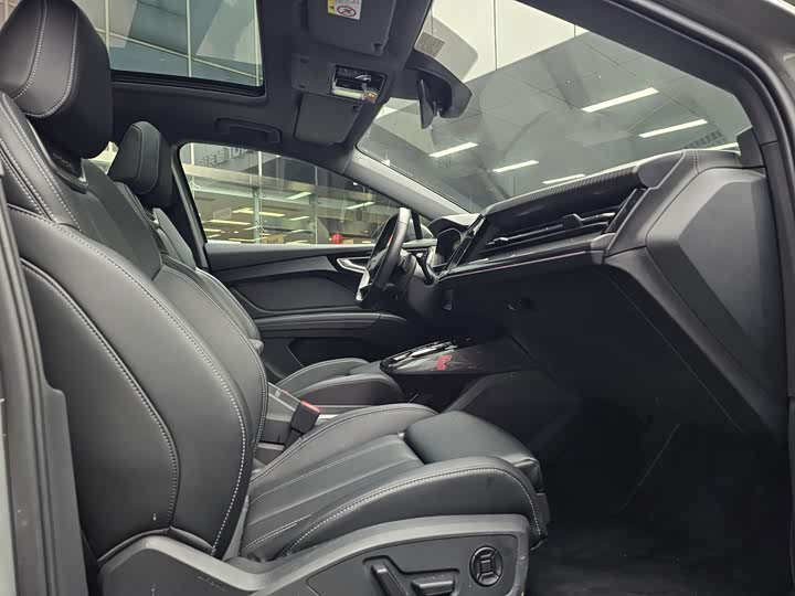 Фото 7 - Audi Q4 e-tron