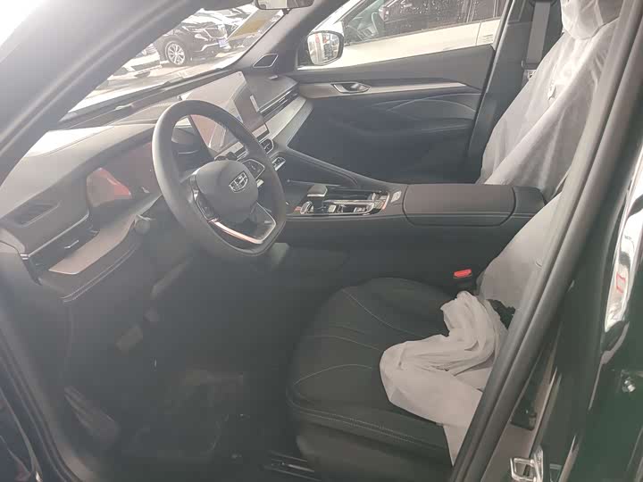 Фото 4 - Geely Preface